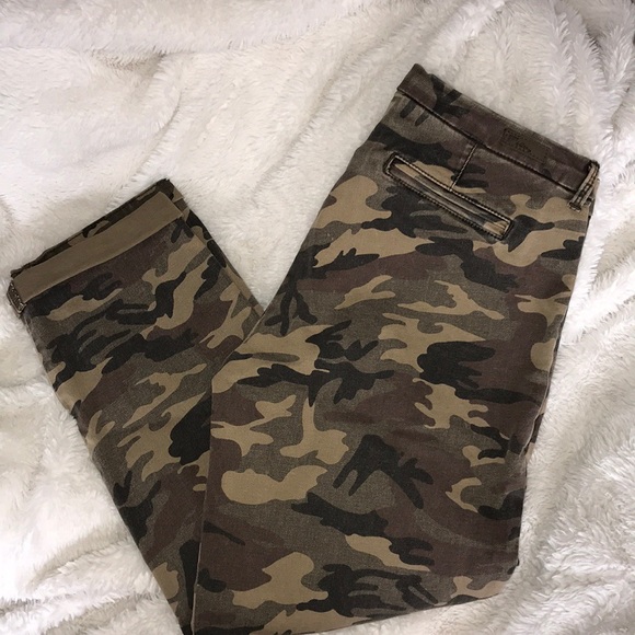 2 for $20 ♥️ camp print boyfriend pants - Picture 4 of 7